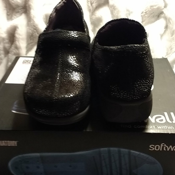 Grey's Anatomy Shoes - 💲⬇️Grey's Anatomy Softwalk Meredith Black Mosaics